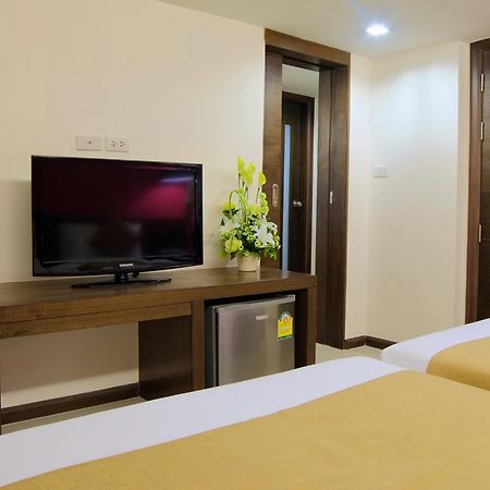Grand Alpine Hotel Bangkok Kültér fotó