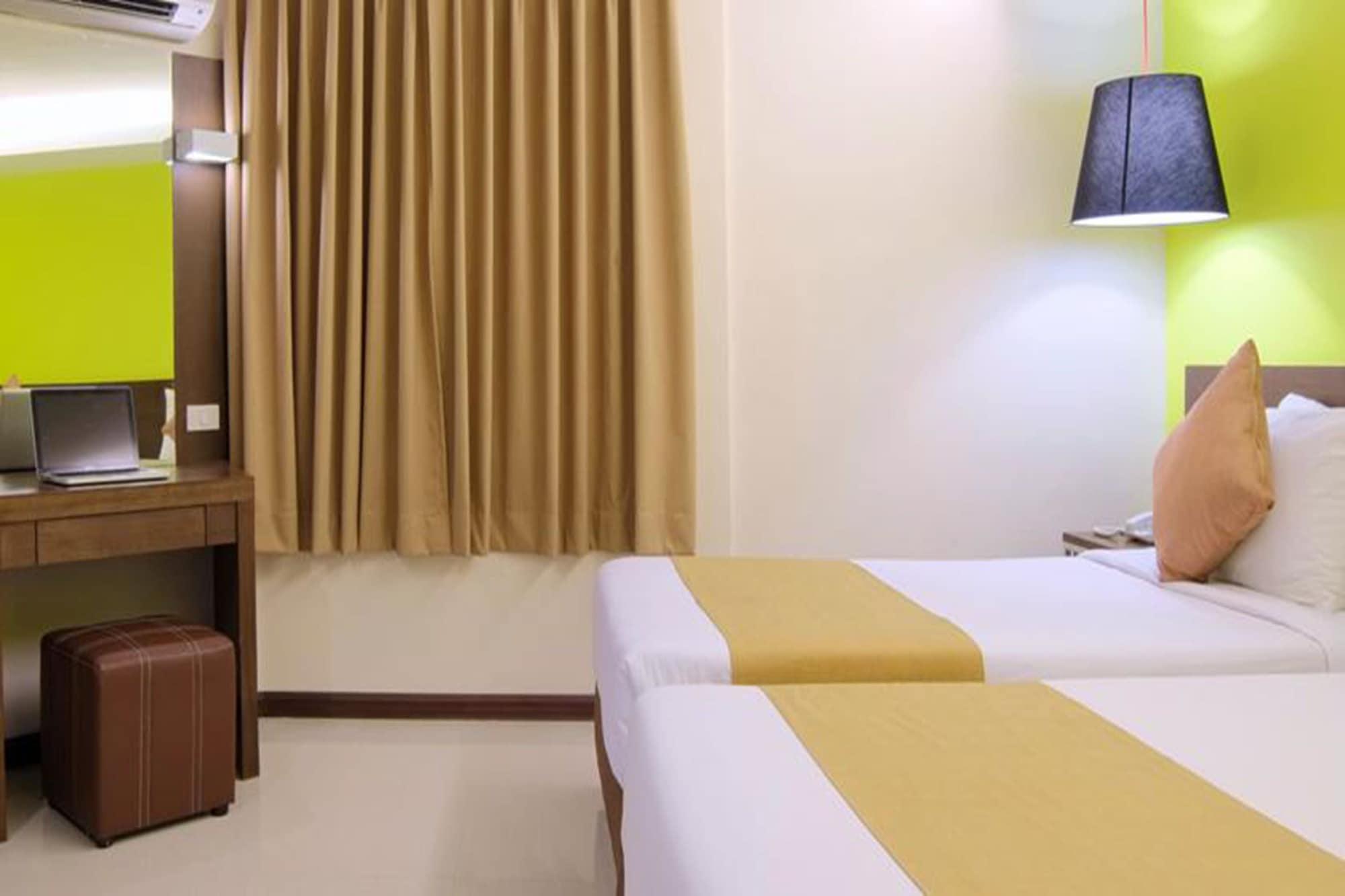 Grand Alpine Hotel Bangkok Kültér fotó