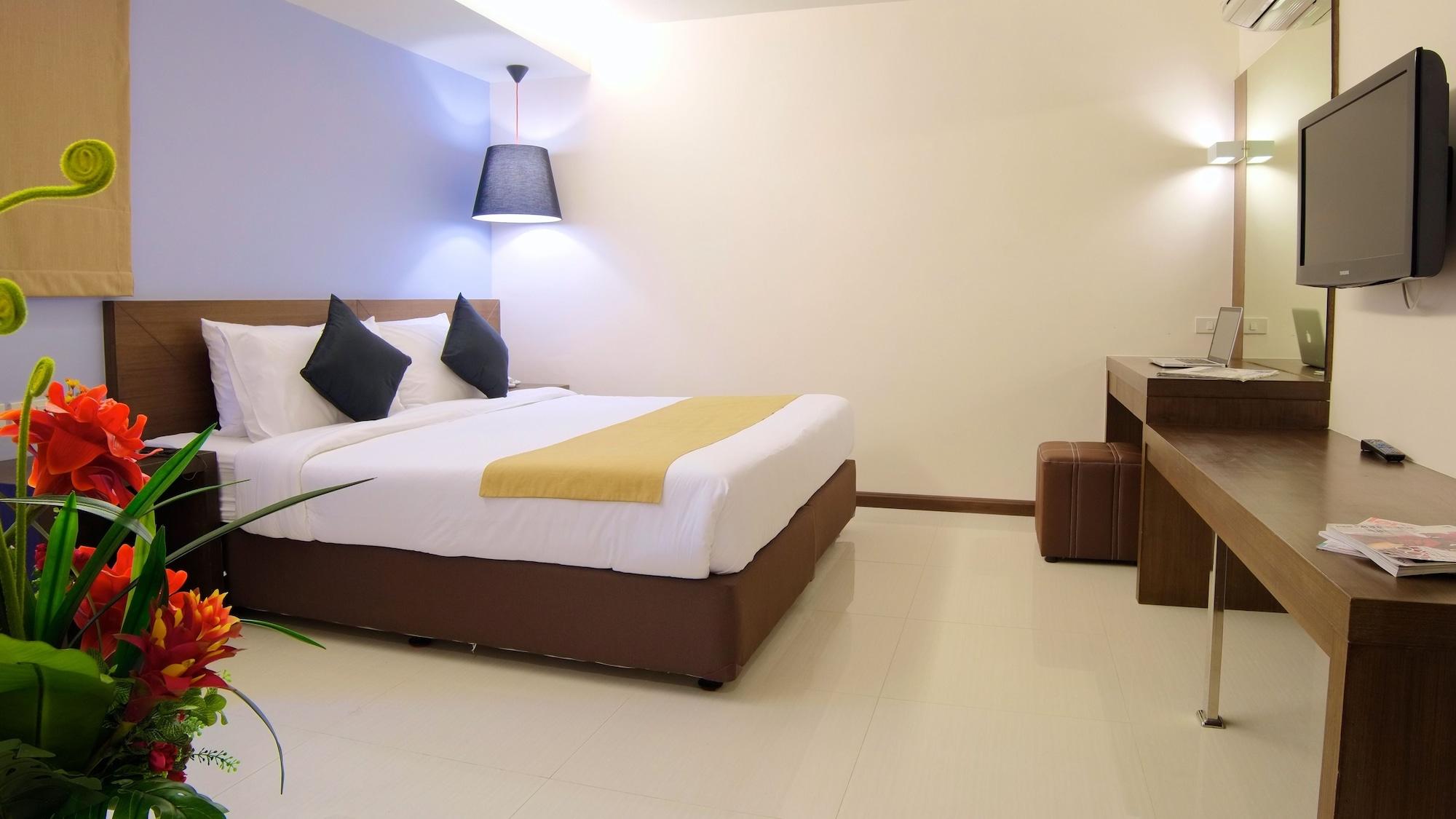 Grand Alpine Hotel Bangkok Kültér fotó