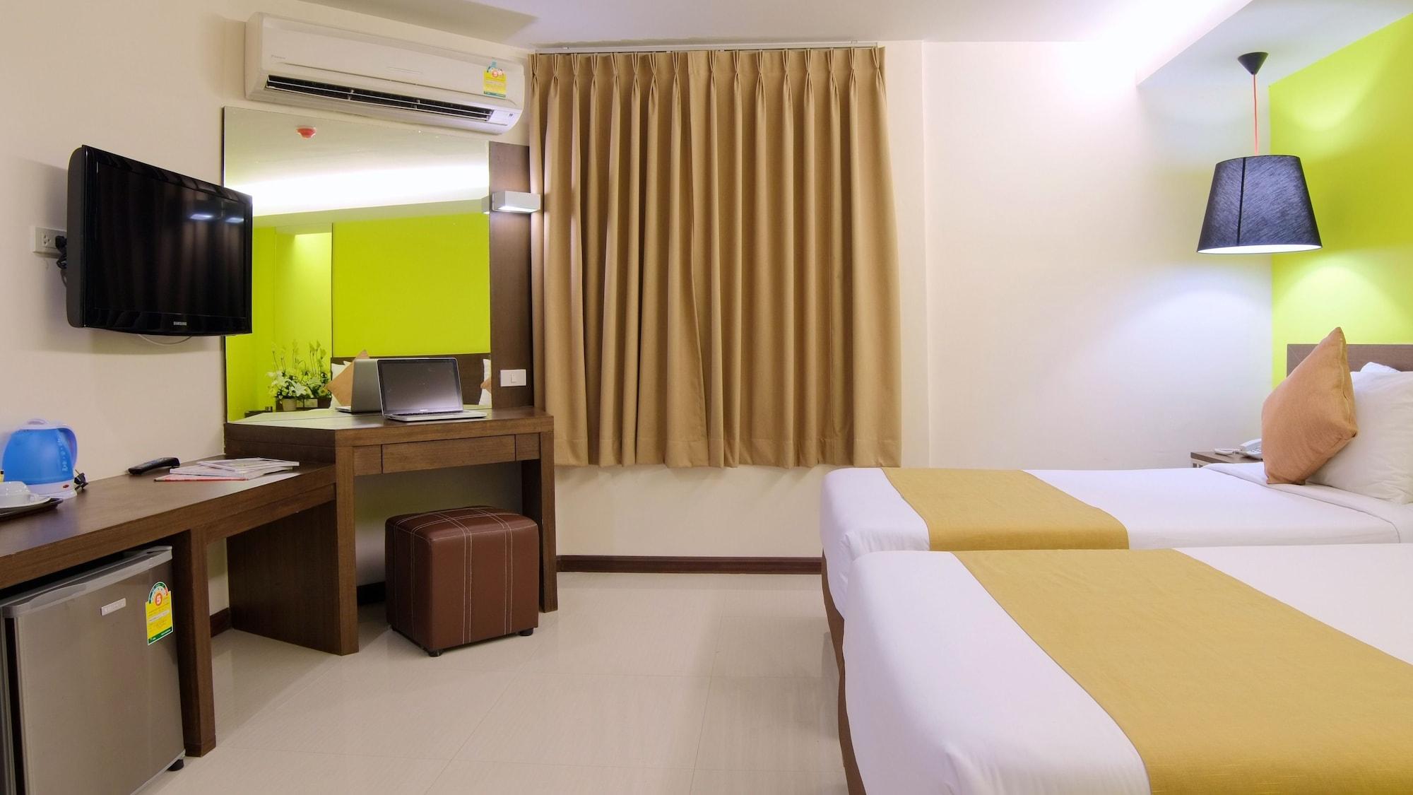 Grand Alpine Hotel Bangkok Kültér fotó