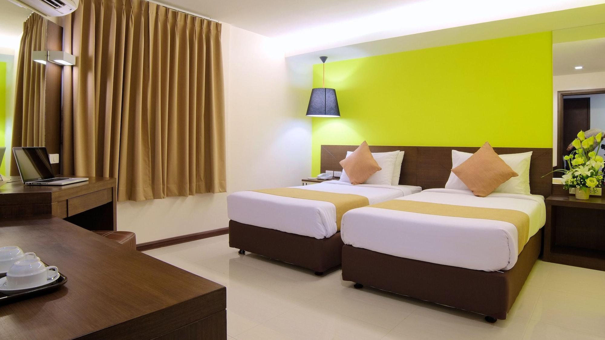 Grand Alpine Hotel Bangkok Kültér fotó