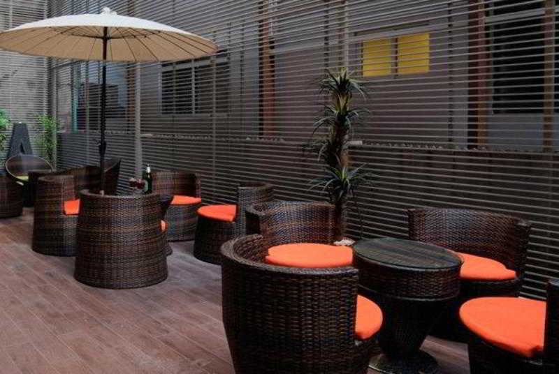 Grand Alpine Hotel Bangkok Kültér fotó