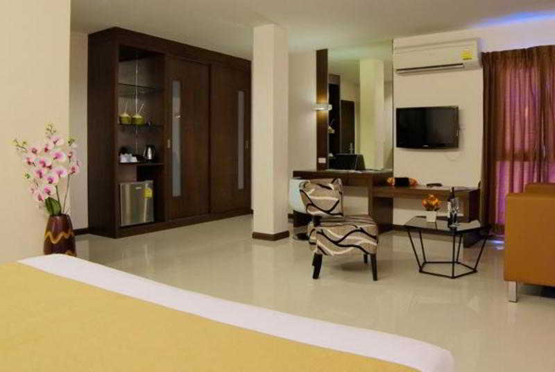 Grand Alpine Hotel Bangkok Kültér fotó