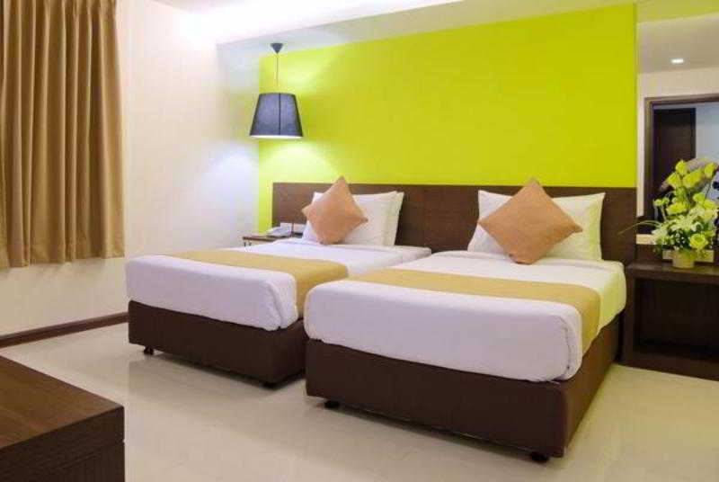 Grand Alpine Hotel Bangkok Kültér fotó