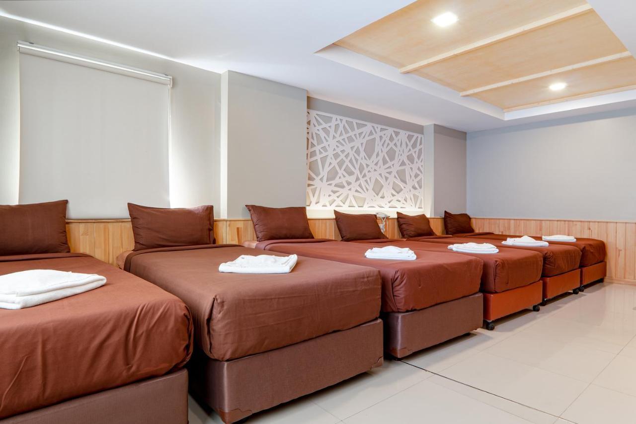 Grand Alpine Hotel Bangkok Kültér fotó
