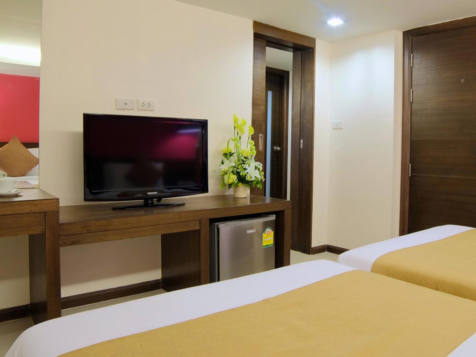 Grand Alpine Hotel Bangkok Kültér fotó