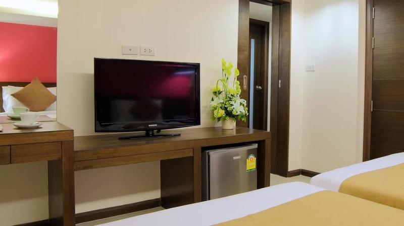 Grand Alpine Hotel Bangkok Kültér fotó