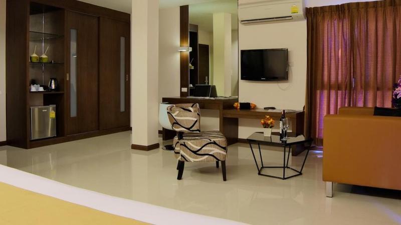 Grand Alpine Hotel Bangkok Kültér fotó