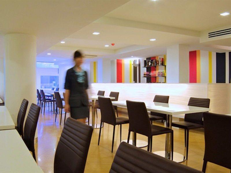 Grand Alpine Hotel Bangkok Kültér fotó