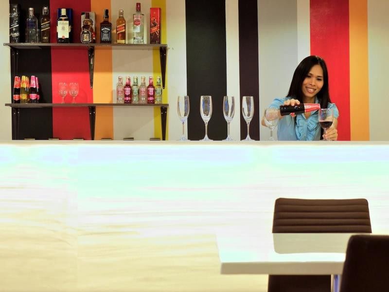Grand Alpine Hotel Bangkok Kültér fotó