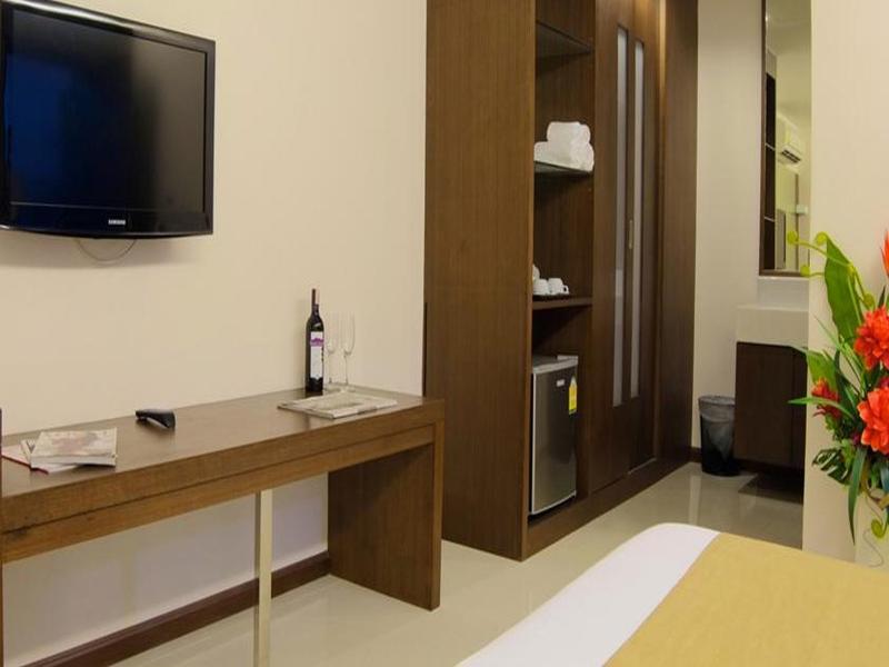 Grand Alpine Hotel Bangkok Kültér fotó