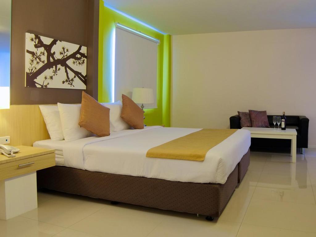 Grand Alpine Hotel Bangkok Kültér fotó