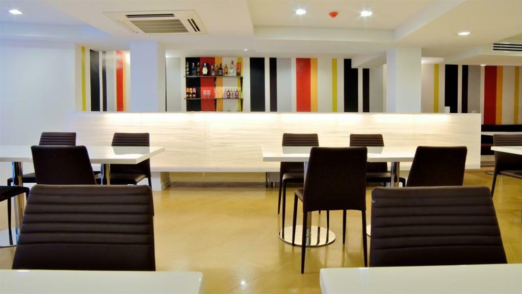Grand Alpine Hotel Bangkok Kültér fotó
